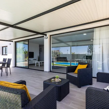 Vinco Ii With Heated Pool